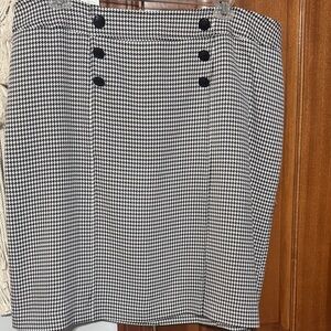 Black and White Houndstooth Skirt